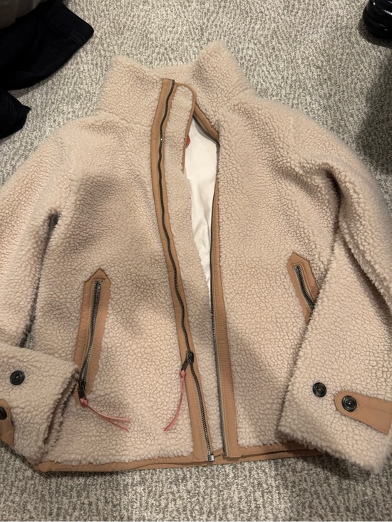 Patagonia Jackets & Blazers - Patagonia Women’s Small Cream Sherpa Fleece Jacket Tan Trim